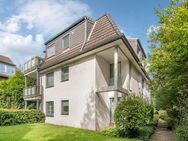 Idyllische Erdgeschosswohnung mit Terrasse im Grünen und Tiefgaragen-Stellplatz in Hamburg - Hamburg