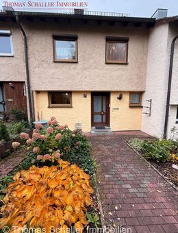Charmantes RMH mit Garten und Garage in guter Wohnanlage - Greding