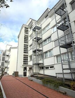 Charmante 3,5-Zimmer-Erdgeschosswohnung mit Garten und Terrasse in Bruchköbel - Bruchköbel