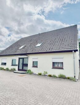 Gemütliche Maisonette-Wohnung mit Balkon und Einbauküche in ruhiger Lage in Osterholz - Bremen