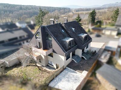 Ensemble aus 2 DHH mit 6 WE in ruhiger Lage von Unterelsbach