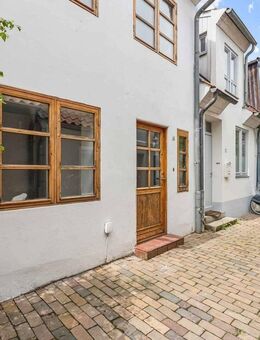 Altbau-Charme neu definiert - stilvolles Reihenhaus in Lübeck - Lübeck