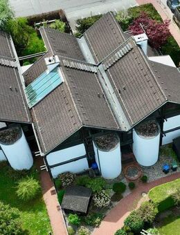 Außergewöhnliches Architekten-Eckhaus mit Preisauszeichnung in attraktiver und ruhiger Wohnlage - Stephanskirchen