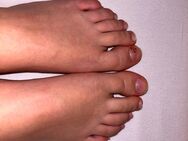 Fußbilder kleine Frauenfüße Größe 38 Fußvideos, getragene Socken - Leinfelden-Echterdingen