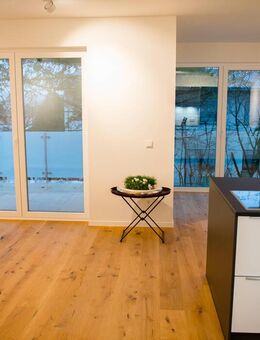 Neuwertige und helle 2,5ZKB-Wohnung mit moderner Einbauküche in ruhiger Lage - Homburg