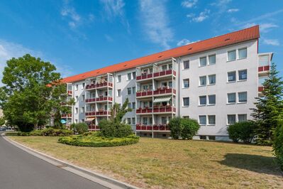 2-Raum-Wohnung mit Balkon in gepflegtem Mehrfamilienhaus