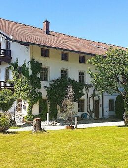 Historischer Hof mit Berg- und Seeblick: Ein Juwel im Chiemgau - Stephanskirchen