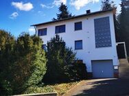 Zweifamilienhaus mit Garten und Garage in Aßlar (2 Wohnungen) gute Anbindung Gießen - Aßlar