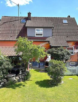Grünes Wohnglück mit Dachterrasse - Einfamilienhaus mit Kaminofen & Garten - Burgau