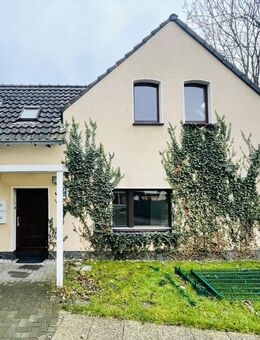 Renovierungsbedürftiges Einfamilienhaus mit kleinem Garten in Hilden - Hilden