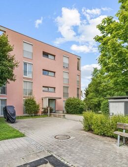 Lichtdurchflutete 3-Zimmer-Eigentumswohnung mit sonnigem West-Balkon in ruhiger Lage von Poing - Poing