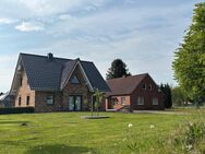 Zwei Häuser auf einem Grundstück: Modernes Wohnen trifft auf Sanierungsprojekt! - Großheide