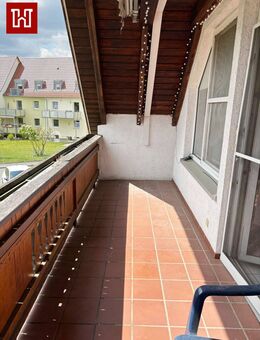 4,5 Zimmerwohnung mit sonnigem Balkon und Carport in ruhiger Wohnlage ! - Kitzingen