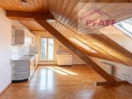 Zuhause ankommen in Singen-Nord! Charmante 2 Zi.-Wohnung im DG mit Blick auf den Hohentwiel - Singen (Hohentwiel)