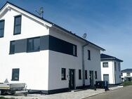Erstbezug! Neubau-Doppelhaushälfte, 163 qm Wfl., 7,5 Zimmer, hochwertige Ausstattung! - Vöhringen (Baden-Württemberg)
