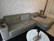 Couch - Frankfurt (Main) Schwanheim