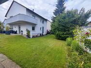 Freistehendes 6 Zi.-Einfamilienhaus mit großem Grundstück & Garage in idealer Lage in Schwabach - Schwabach