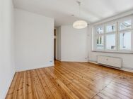 Helle 1-Zimmer-Altbauwohnung mit Einbauküche und Echtholzparkett in Berlin - Prenzlauer Berg - Berlin