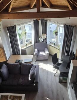 Helle 3 Zimmer-Dachgeschosswohnung in Hemhofen - Hemhofen