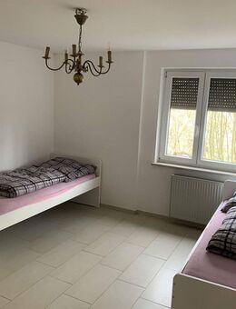 Monteurunterkunft, möbliert, beste Lage, auf Anfrage - Moosburg (Isar)