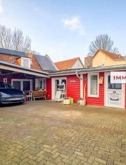 IMMOBERLIN.DE - Traumhaftes Wassergrundstück mit attraktivem Einfamilienhaus & Nebengebäuden in ländlicher Lage - Grünheide (Mark)