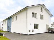 Vielseitiges Gewerbeobjekt mit Wohnoption: Großzügige Lagerhallen kombiniert mit Büro- und Ausstellungsflächen - Rosdorf (Niedersachsen)
