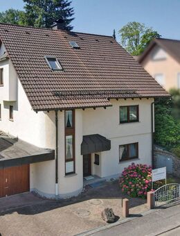 Gepflegtes Familiendomizil mit lauschigem Garten und Garage im grünen Herzen der Kurstadt - Baden-Baden