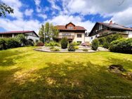 Zweifamilienidylle in Selb Vielitz: Ein Domizil, das Raum und Natur vereint - Selb