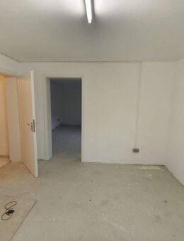 95 m2 3 Zimmer Souterrain Wohnung in Rheinkassel mit Vordergarten - Köln