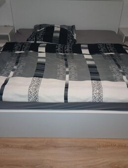 180x200cm Bett Ikea , 2x Nachttisch Ikea, 1x Kommode Bierstorfer - Siegelsbach