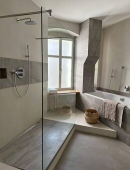 Toll geschnittene Wohnung mit Balkon und Fahrstuhl, einziehen und wohlfühlen - Berlin