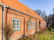 Ländliches Wohnen zwischen Gutshof und Golfplatz - Altenhof (Schleswig-Holstein)