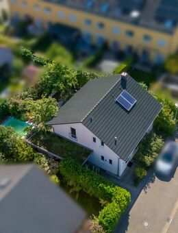 Frei stehendes KfW-40 Haus mit Pool und Garten in Neureut-Kirchfeld - Karlsruhe