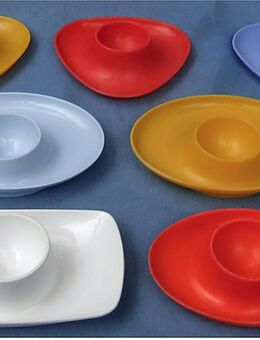 7 Eierbecher Kunststoff orange / gelb / weiß / blau - Shabby Rockabilly - 1970er Jahre - Groß Gerau