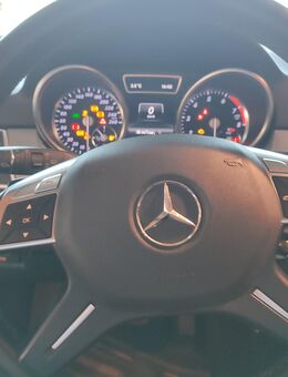 Verkaufe 1Gebrauchtes Original Leder Lenkrad Mercedes ML W 166 Bauj. 2013 - Werneuchen