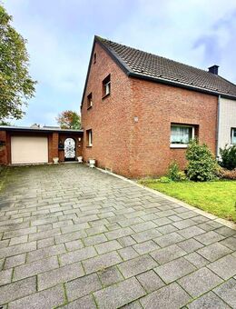 Doppelhaushälfte mit viel Potenzial, großzügigen Garten, Garage und Stellplätzen - Köln