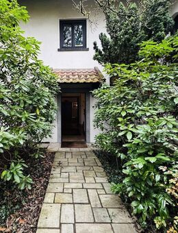 Großzügiges Villenanwesen, 365 qm Wohnfläche, 177 qm Nutzfläche, 1250 qm Grundstück, zentrale Lage - Saarbrücken