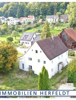 Renovierungsbedürftiges Anwesen mit Einliegerwohnung in ruhiger Lage zwischen Memmingen und Ulm - Balzheim