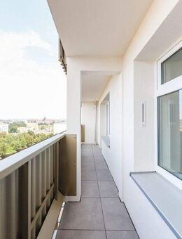 Sonnige Traumwohnung mit Loggia und lichtdurchfluteten Räumen - stilvoll wohnen & genießen - Dresden