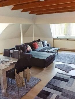 Helle Dachgeschosswohnung mit 90 m² in zentraler Lage von Borken - Borken