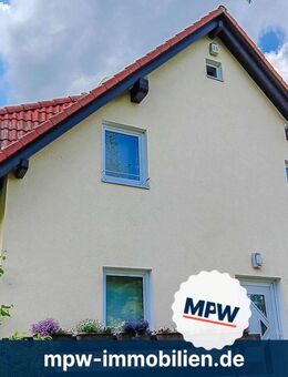 Massives Einfamilienhaus auf ca. 854 m² Grundstück: mit Keller, Wintergarten und Kamin - Hohen Neuendorf