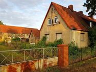 2.619 qm großes Grundstück mit unsanierter Doppelhaushälfte bebaut + im Umkreis von Halle (Saale) - Teutschenthal