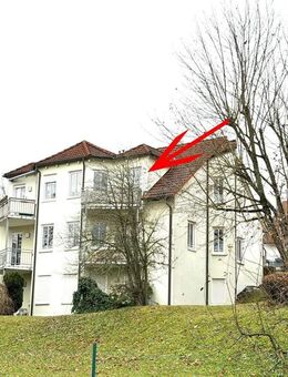 Wohnen zum Wohlfühlen: 2-Zimmer-Dachgeschosswohnung in ruhigem, gepflegtem Haus - Kulmbach