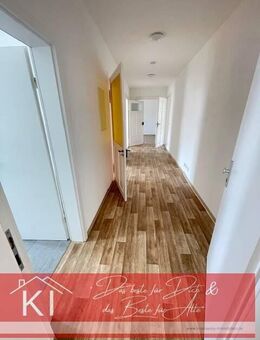 Geräumige und helle 3 Raum Wohnung in der Stadt Löbau - Löbau