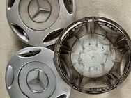 Verkaufe 3 gebrauchte ,gut erhaltene Radkappen für Mercedes-Benz an - Laupheim Zentrum