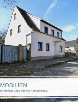 Familienhaus in sehr ruhiger Lage mit viel Nebengelass und Potenzial für zusätzliche Bebauung! - Strausberg
