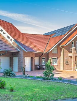 Luxuriöses, modernisiertes Familienhaus auf großem Grundstück mit Doppelgarage und PV-Anlage - Werlte