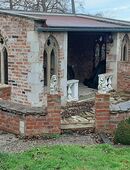 Gartenhaus englisch gotisch Stein Rückbau Baustoffe Klinker Sandsteine Ziegel Balken Dachziegel in 06198