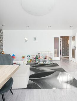 * RESERVIERT * Hier lässt es sich gut leben - 4 ZKB mit Balkon und Blick ins Grüne auf dem SB Eschberg - Saarbrücken