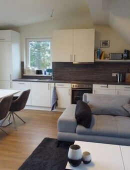 Wohntraum in Norderstedt ! Perfekte 4 Zimmer Penthouse Wohnung mit 4 Balkonen in Norderstedt Friedrichsgabe zu vermieten !! - Norderstedt